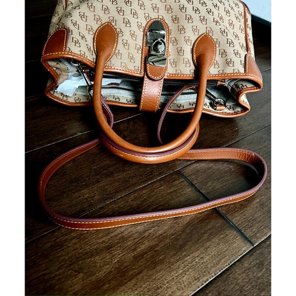 Dooney & Bourke vintage signature handbag - Picture 6 of 10